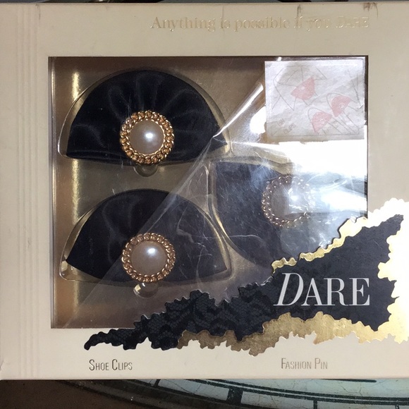 🔥SALE 3/$20 VINTAGE Shoe Clips/ Fashion Pin Set Bead Pearl Black Gold - Picture 4 of 5